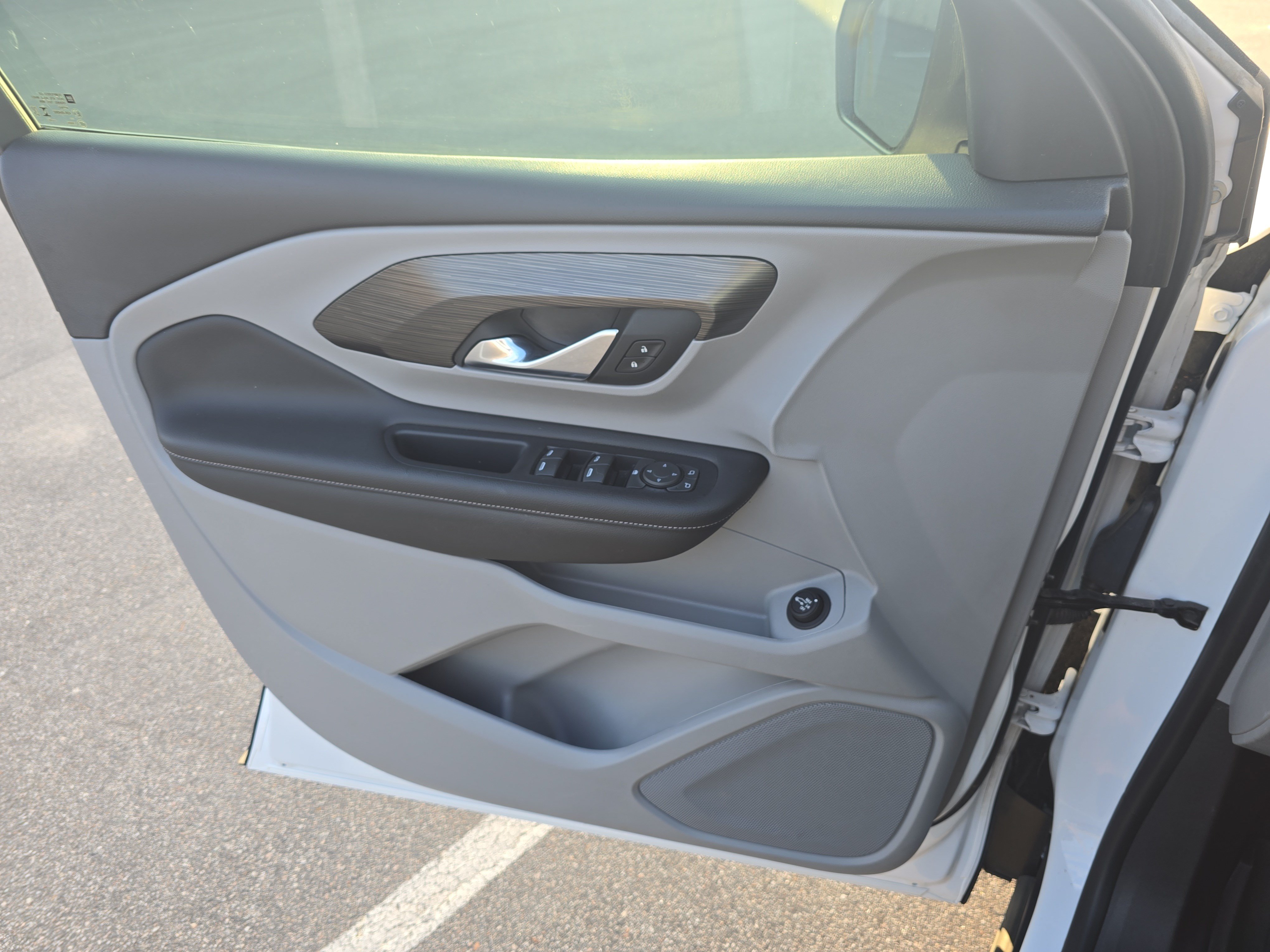 Used 2023 GMC Terrain SLE w/ Driver Convenience Package FWD image 25