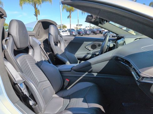 Used 2024 Chevrolet Corvette Stingray Premium Conv w/ Z51 Performance Package image 30