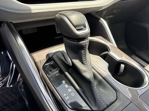 Used 2023 Toyota Highlander Limited image 20