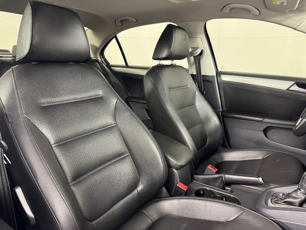 Used 2013 Volkswagen Jetta SE FWD image 23