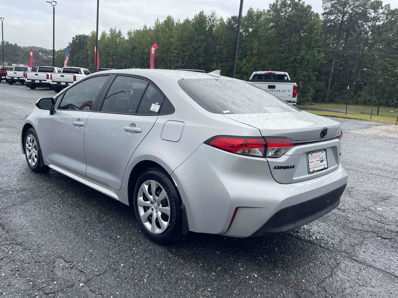 Used 2026 Toyota Corolla LE FWD image 4