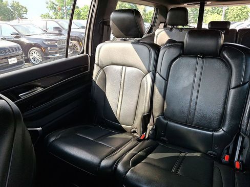 Certified 2023 Jeep Wagoneer 4WD image 12