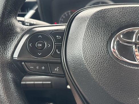 Used 2020 Toyota Corolla LE FWD image 18