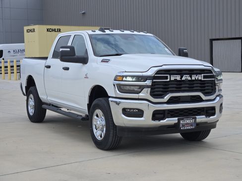 New 2026 RAM 2500 Tradesman AWD/4WD image 3