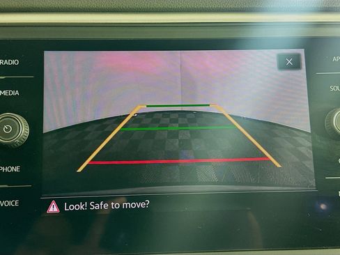 Used 2021 Volkswagen Atlas SE image 22