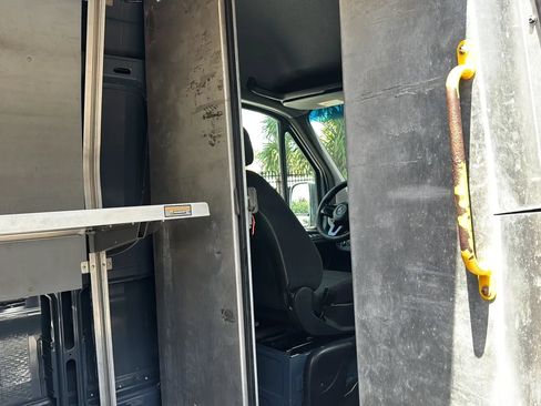 Used 2019 Mercedes-Benz Sprinter 170 image 14