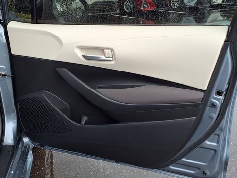 Used 2020 Toyota Corolla LE FWD image 12