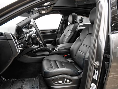 Used 2021 Porsche Cayenne Coupe AWD/4WD image 42
