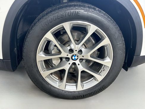 Used 2023 BMW X5 xDrive40i w/ Parking Assistance Package AWD/4WD image 10