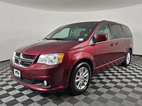 Used 2019 Dodge Grand Caravan SXT image 7