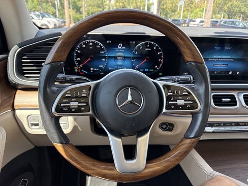 Used 2022 Mercedes-Benz GLS 450 4MATIC image 18