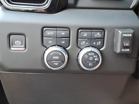 Used 2024 GMC Sierra 2500 AT4 w/ AT4 Premium Plus Package AWD/4WD image 19