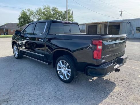 Used 2023 Chevrolet Silverado 1500 High Country w/ High Country Premium Package AWD/4WD image 4