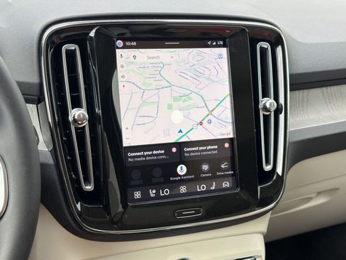 New 2026 Volvo XC40 B5 Plus w/ Protection Package Premier image 23