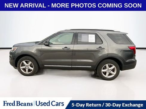 Used 2016 Ford Explorer XLT w/ Equipment Group 202A AWD/4WD image 4
