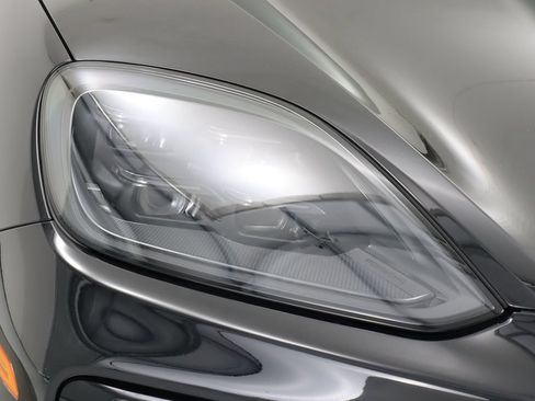 Used 2024 Porsche Cayenne Coupe w/ Premium Package Plus AWD/4WD image 10