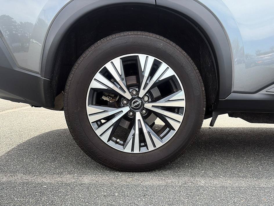 Certified 2023 Nissan Rogue SV FWD image 11