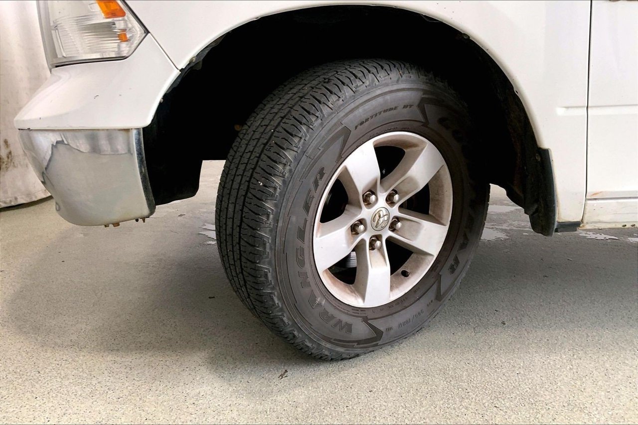 Used 2017 RAM 1500 Classic SLT RWD image 15