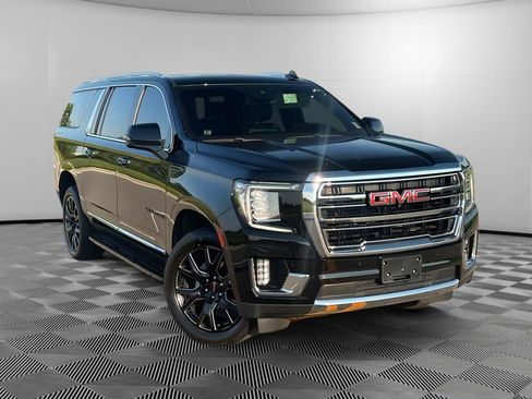 Used 2023 GMC Yukon XL SLT w/ SLT Premium Package AWD/4WD image 5