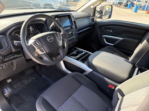 Used 2024 Nissan Titan SV w/ SV Convenience Package image 14