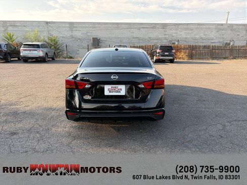 Used 2024 Nissan Altima 2.5 SV FWD image 6