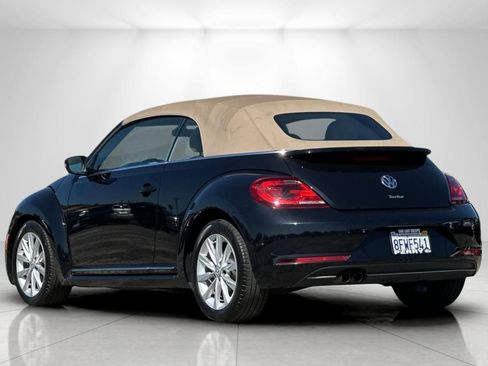 Used 2018 Volkswagen Beetle 2.0T S w/ Style & Comfort Package FWD image 5