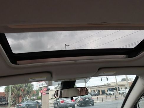 Used 2010 MAZDA MAZDA5 Grand Touring image 19