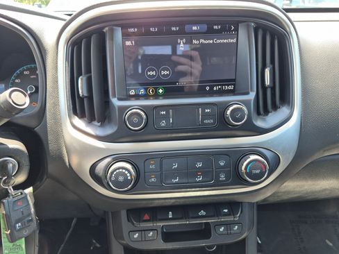 Used 2019 Chevrolet Colorado LT w/ Colorado RST Special Edition AWD/4WD image 22
