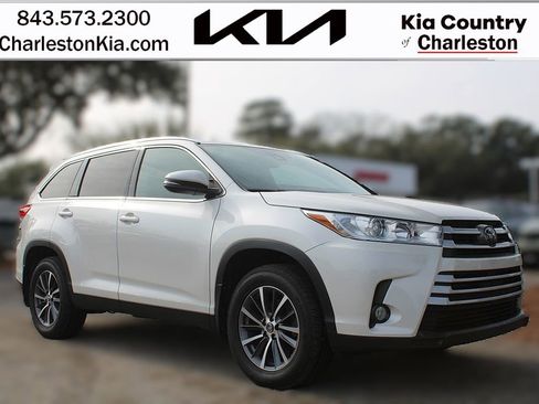 Used 2019 Toyota Highlander AWD V6 image 1