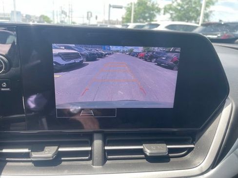 Used 2024 Chevrolet Trax RS w/ Driver Confidence Package FWD image 11