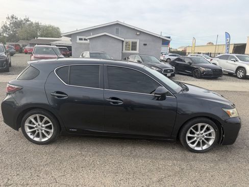 Used 2011 Lexus CT 200h Premium w/ Leather Pkg image 4