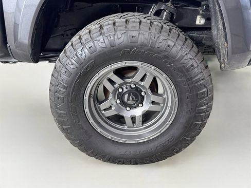 Used 2017 Toyota Tacoma TRD Sport w/ Tow Package (A/T) AWD/4WD image 29