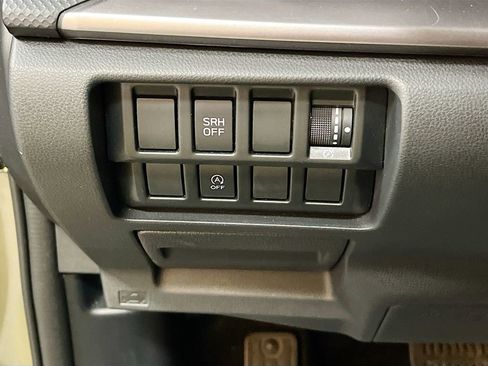 Used 2023 Subaru Forester Premium AWD/4WD image 10
