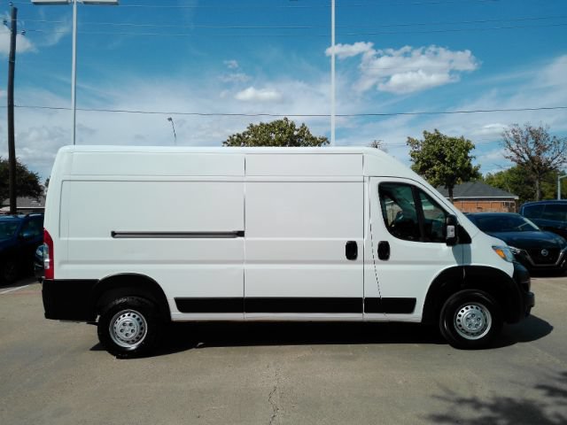 Used 2025 RAM ProMaster 2500 w/ Convenience Group FWD image 4