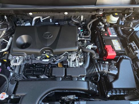 Used 2019 Toyota RAV4 LE w/ All Weather Liner Package AWD/4WD image 21