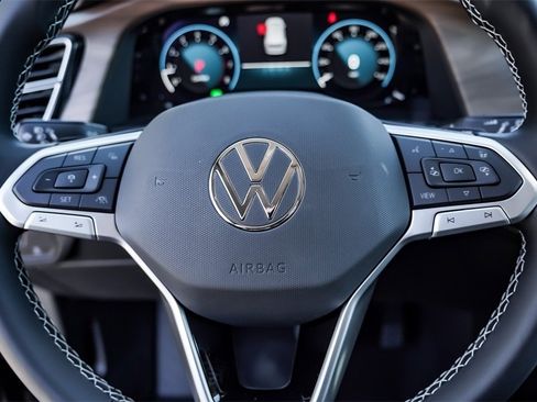 New 2026 Volkswagen Atlas SE image 13