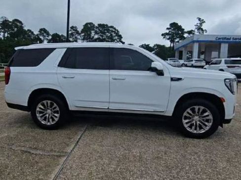 Certified 2022 GMC Yukon SLT w/ SLT Luxury Package AWD/4WD image 8