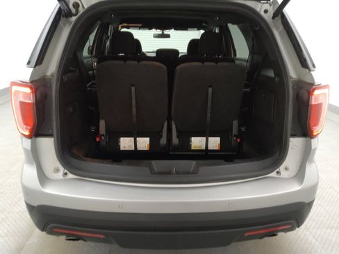Used 2017 Ford Explorer XLT w/ Equipment Group 201A FWD image 29