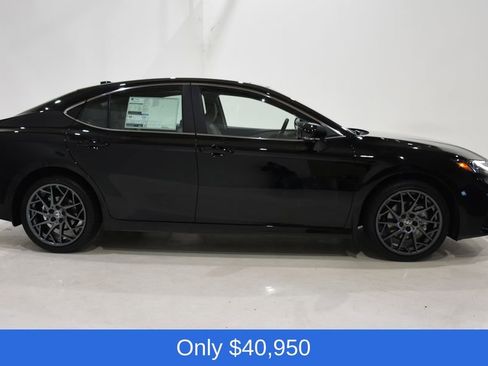 Used 2026 Toyota Camry XSE image 3