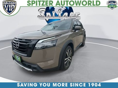 Used 2023 Nissan Pathfinder Platinum AWD/4WD image 4