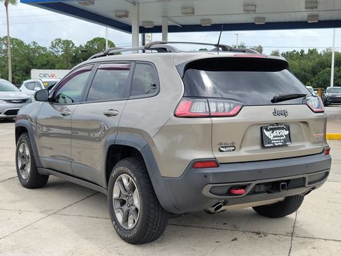Used 2019 Jeep Cherokee Trailhawk w/ Trailer Tow Group AWD/4WD image 3