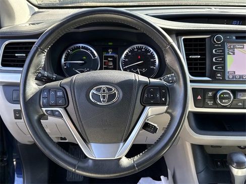 Used 2015 Toyota Highlander Limited image 19
