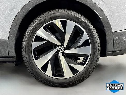 Used 2022 Volkswagen ID.4 Pro S w/ Gradient Package image 31