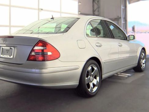 Used 2005 Mercedes-Benz E 320 Sedan w/ Sunroof Pkg image 5