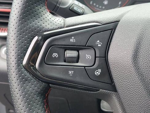 Used 2024 Chevrolet Trax RS w/ Sunroof Package FWD image 9