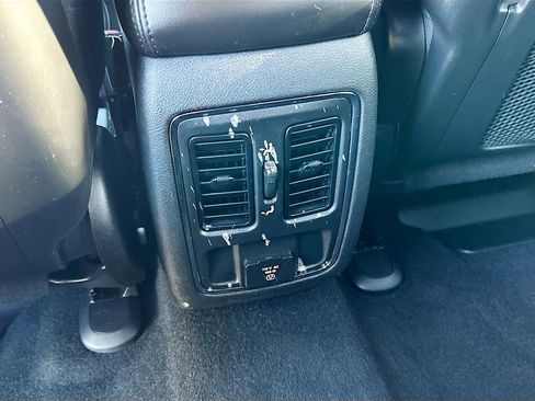 Used 2021 Jeep Grand Cherokee Laredo X AWD/4WD image 24