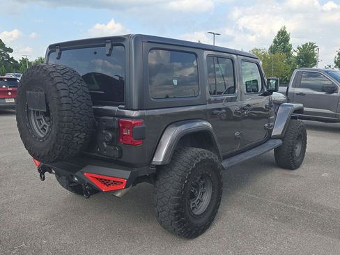 Used 2018 Jeep Wrangler Unlimited Sahara AWD/4WD image 7