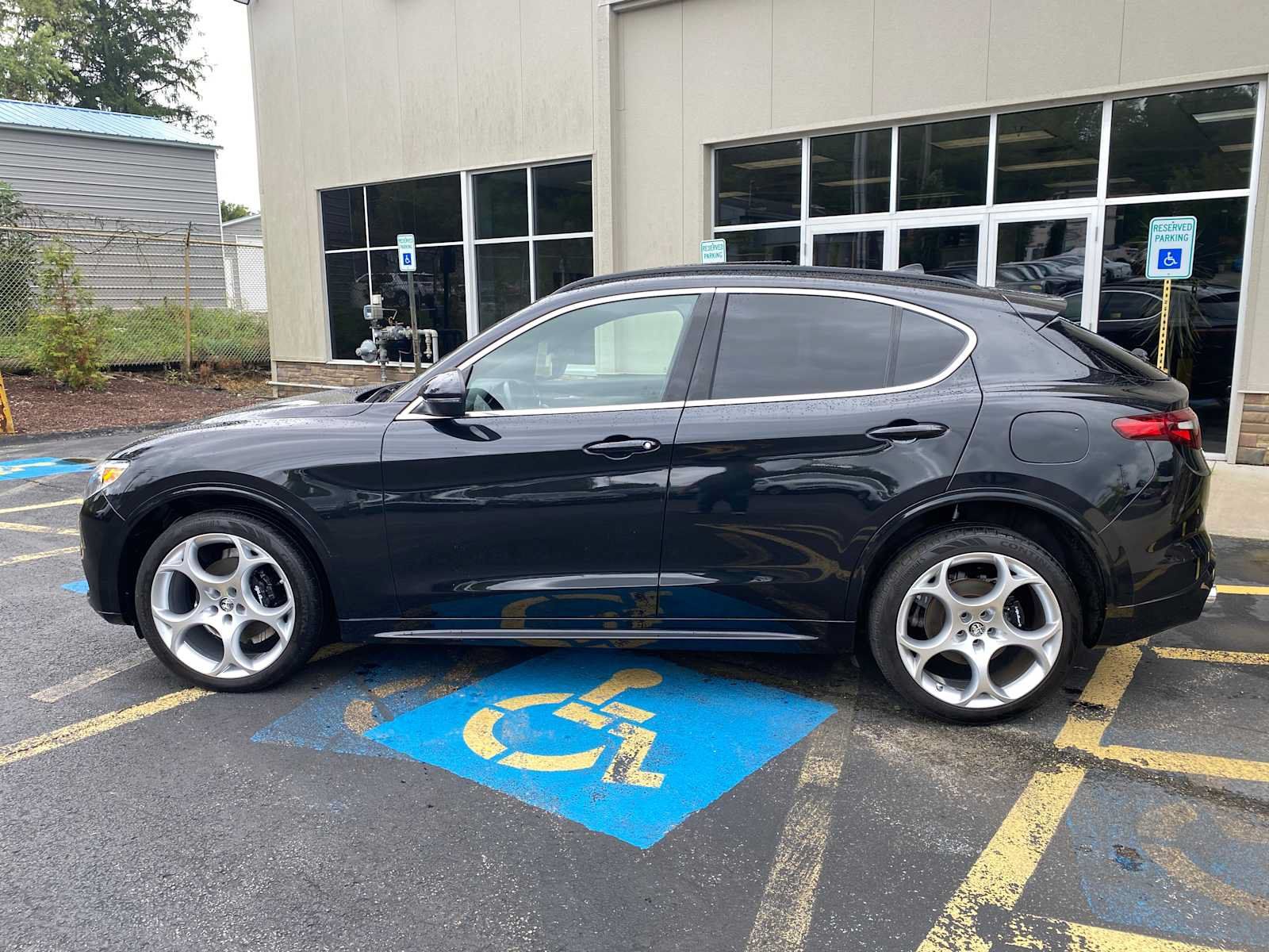 Used 2023 Alfa Romeo Stelvio Ti Lusso w/ Quick Order Package 22X Lusso AWD/4WD image 13