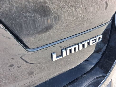 Used 2023 Jeep Grand Cherokee L Limited AWD/4WD image 14
