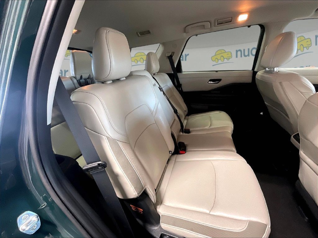 Used 2024 Nissan Pathfinder SL AWD/4WD image 15